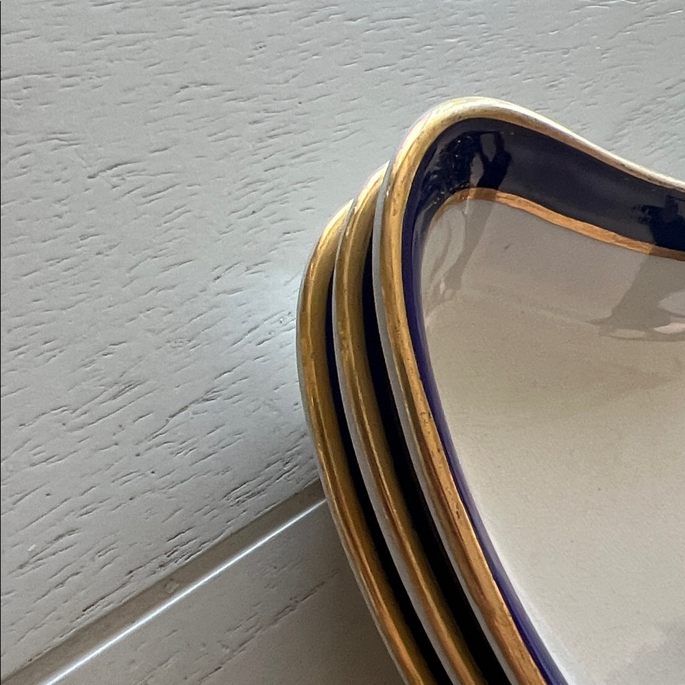 4 Spode plates over 100 years old - Elegant cream and Blue Plates with Gold Trim - Picture 5 of 8